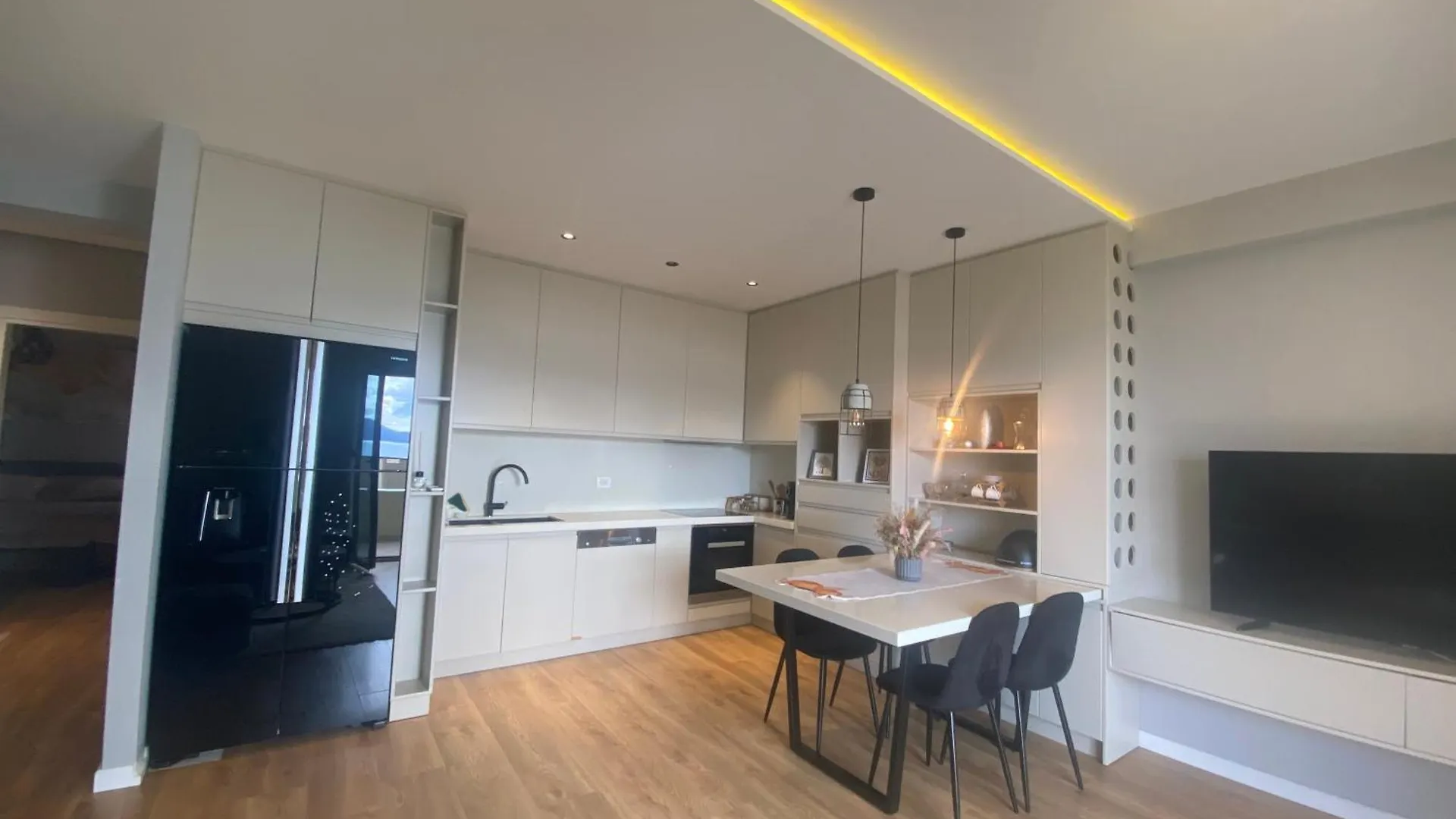 Helsol Apartments Vlore 0*,  Albania